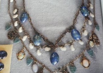 French style necklace